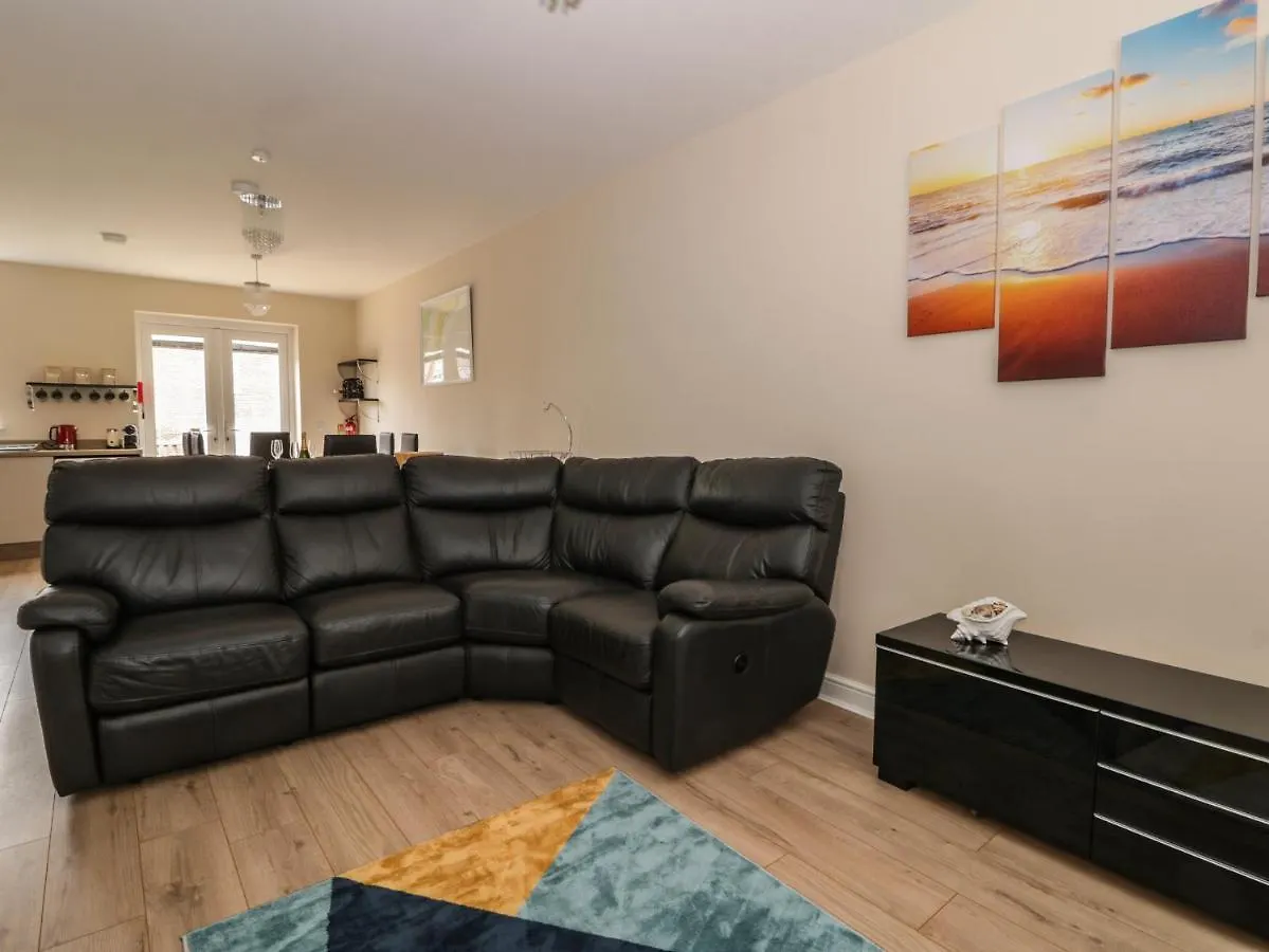 Stone'S Throw Vila Filey